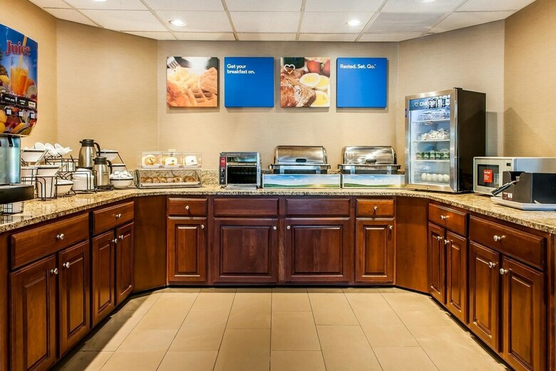 Hotel Comfort Inn East