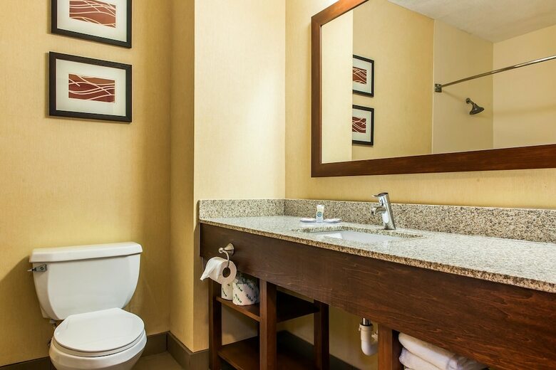 Hotel Comfort Inn East