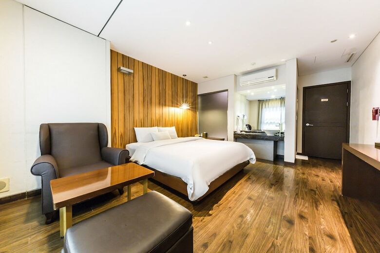F Hotel Yeongdeungpo