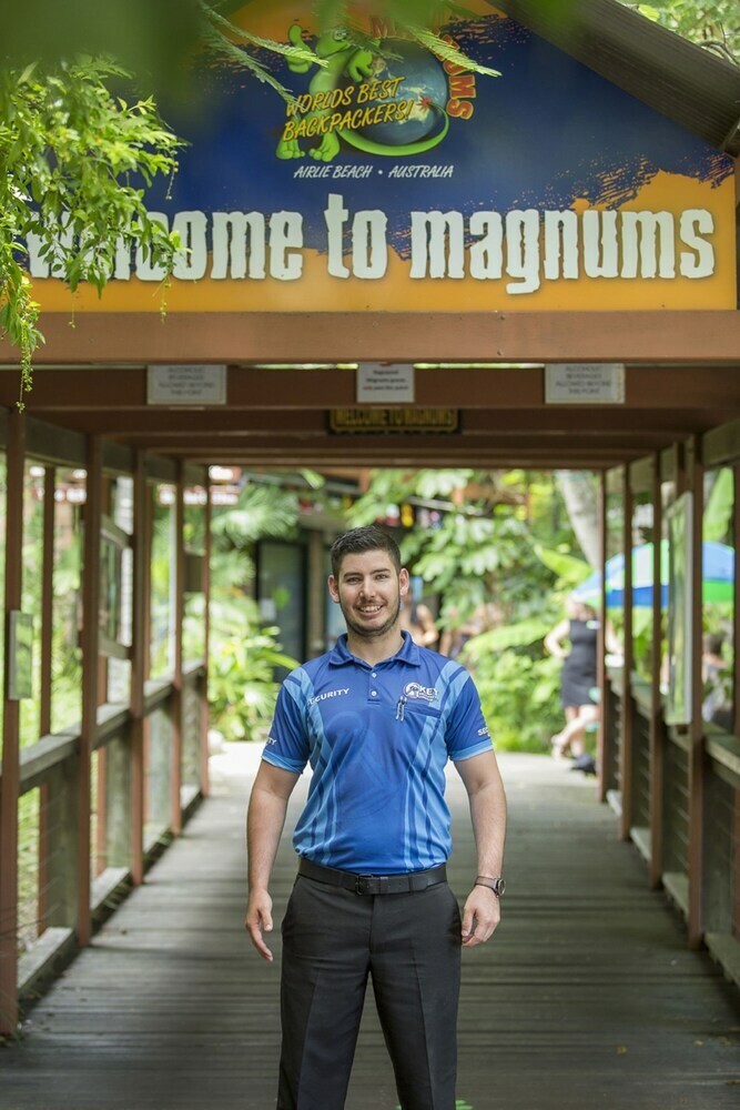 Hostal Magnums Airlie Beach - Hostel