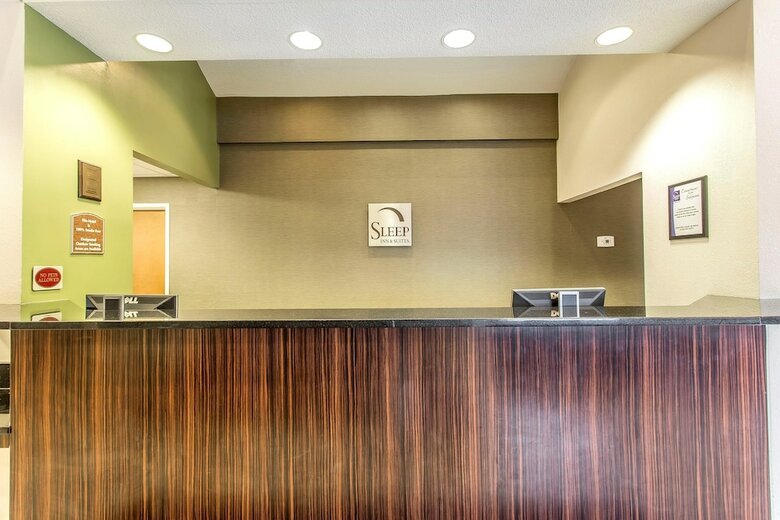 Motel Sleep Inn & Suites