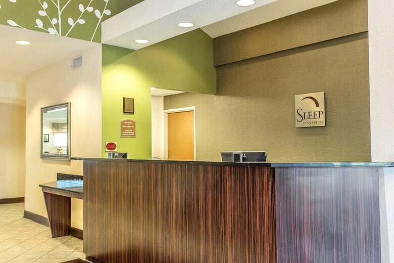 Motel Sleep Inn & Suites