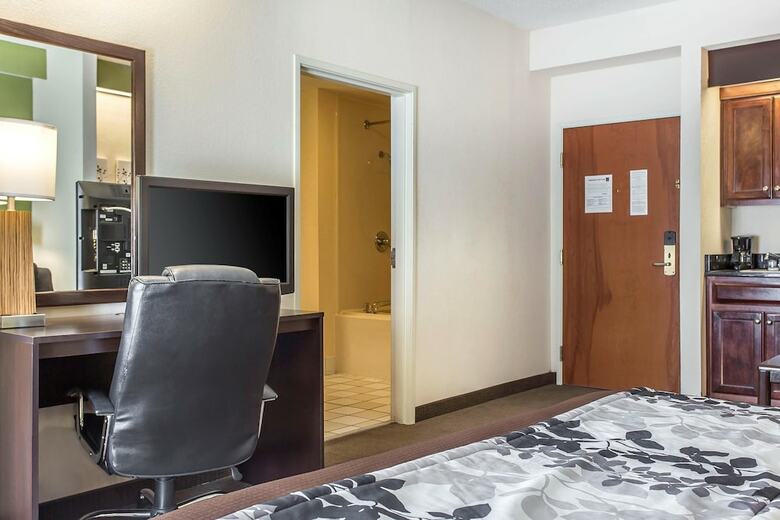 Motel Sleep Inn & Suites