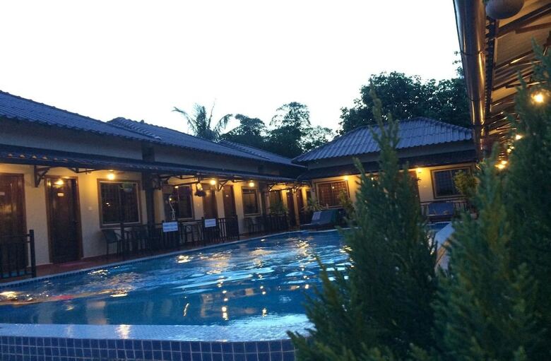 Hotel Makara Bungalows