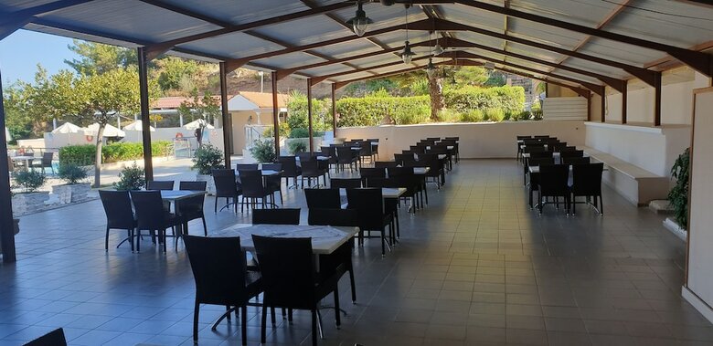 Hotel Karavados Beach