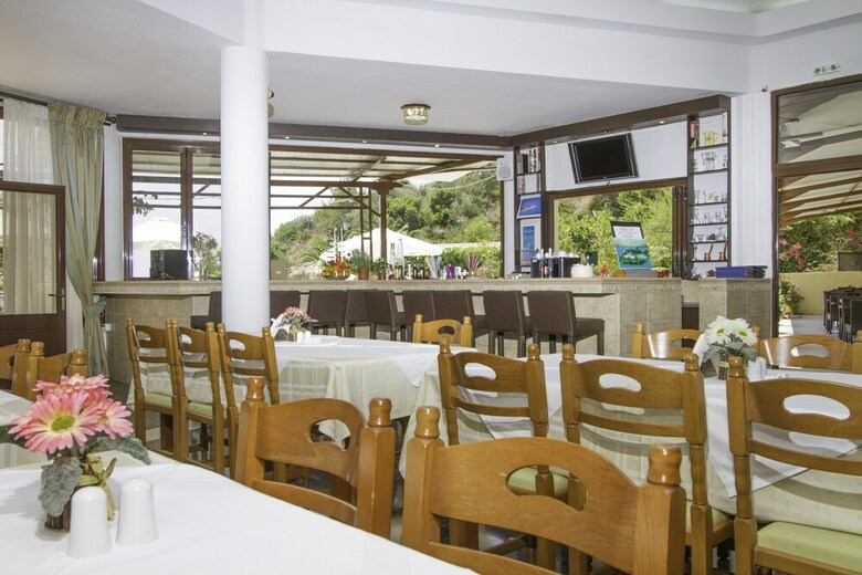 Hotel Karavados Beach