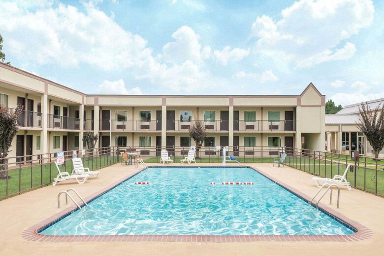 Hotel Super 8 By Wyndham Williamsburg