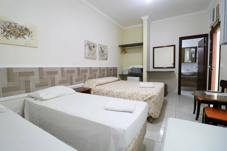 Charme Hotel Guaruj�