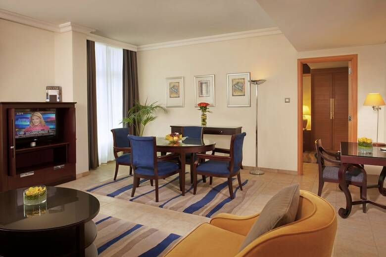 Hotel Beach Rotana