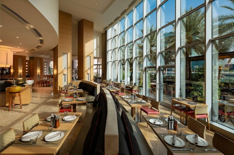 Hotel Beach Rotana