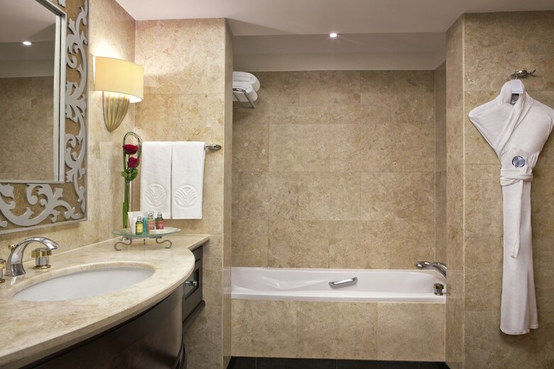 Hotel Beach Rotana