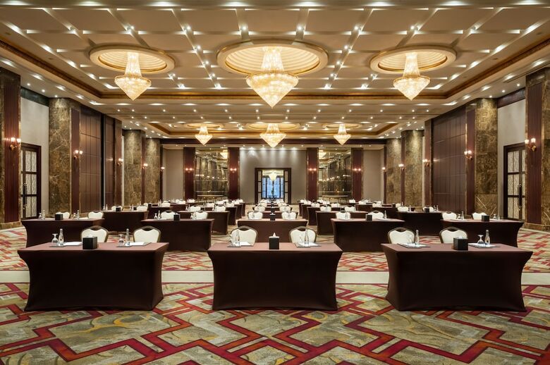 Hotel Beach Rotana