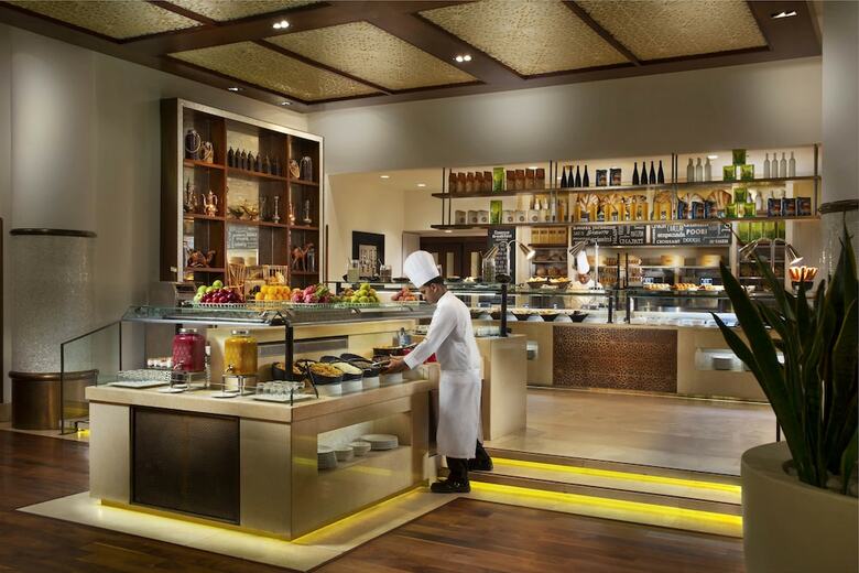 Hotel Beach Rotana