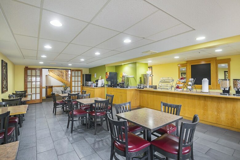 Hotel Quality Inn And Suites