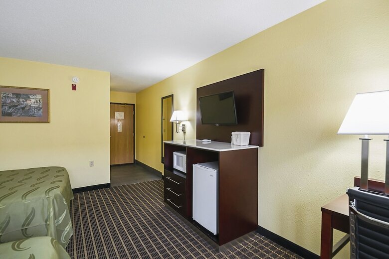 Hotel Quality Inn And Suites