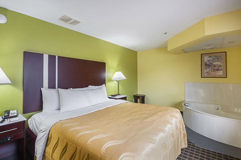 Hotel Quality Inn And Suites