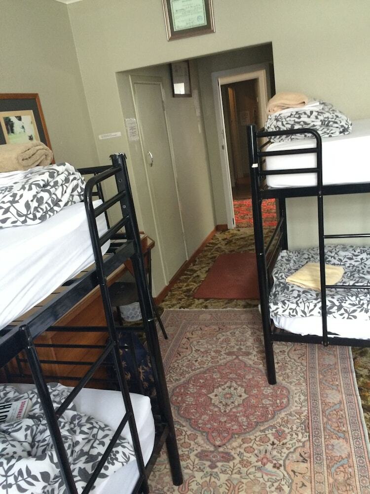 Hostal Ariki Backpackers