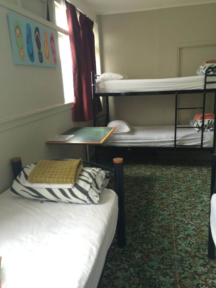 Hostal Ariki Backpackers