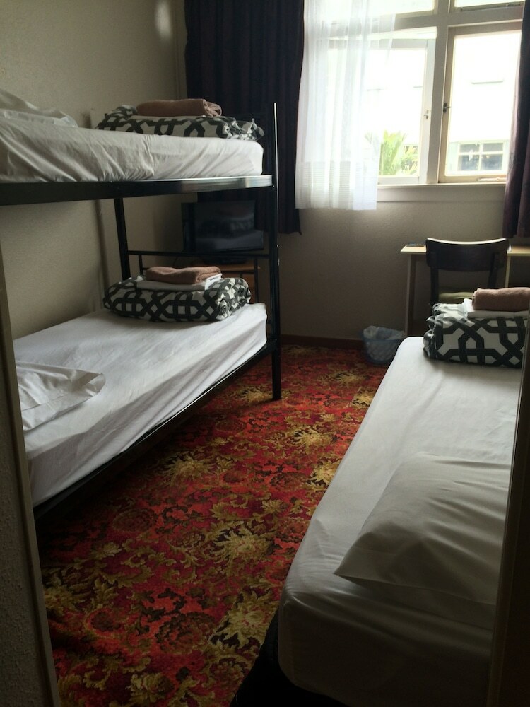 Hostal Ariki Backpackers