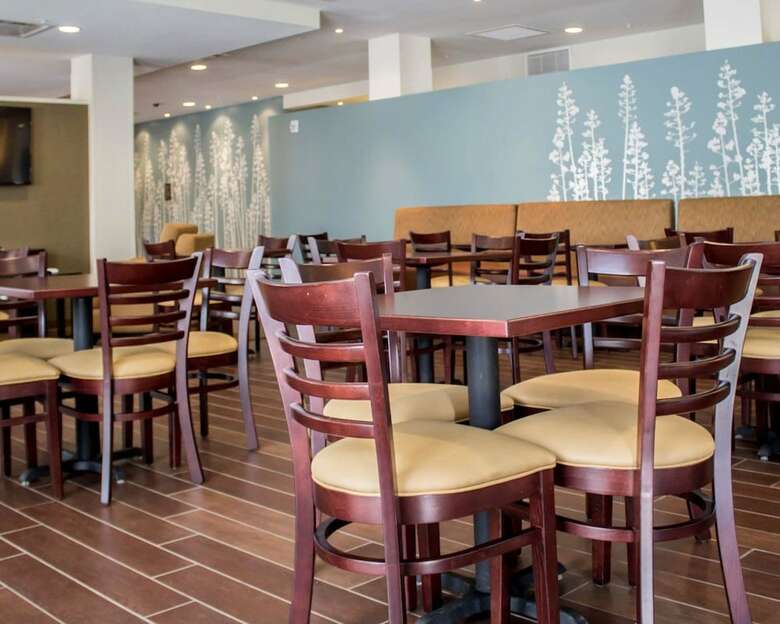 Hotel Sleep Inn & Suites