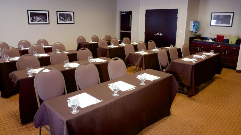 Hotel Sleep Inn & Suites