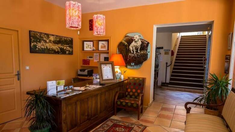 Hotel H�tel Les Restanques de Moustiers
