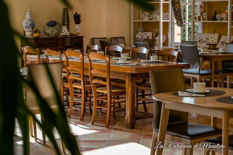 Hotel H�tel Les Restanques de Moustiers