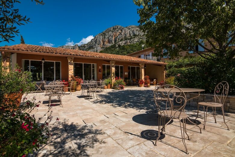 Hotel H�tel Les Restanques de Moustiers