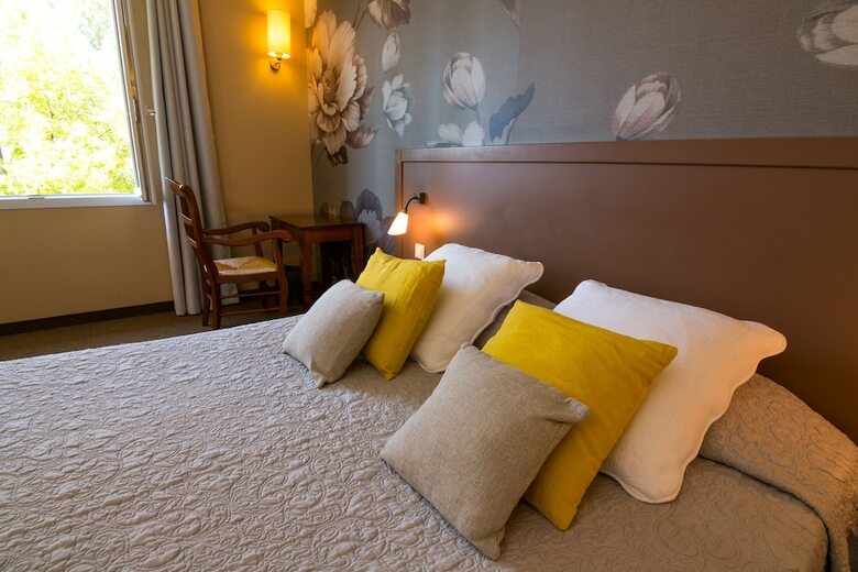 Hotel H�tel Les Restanques de Moustiers