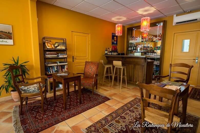 Hotel H�tel Les Restanques de Moustiers