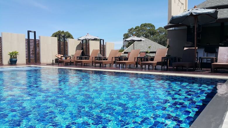 Hotel April Suites