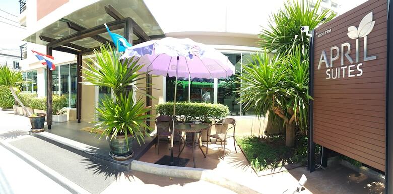 Hotel April Suites