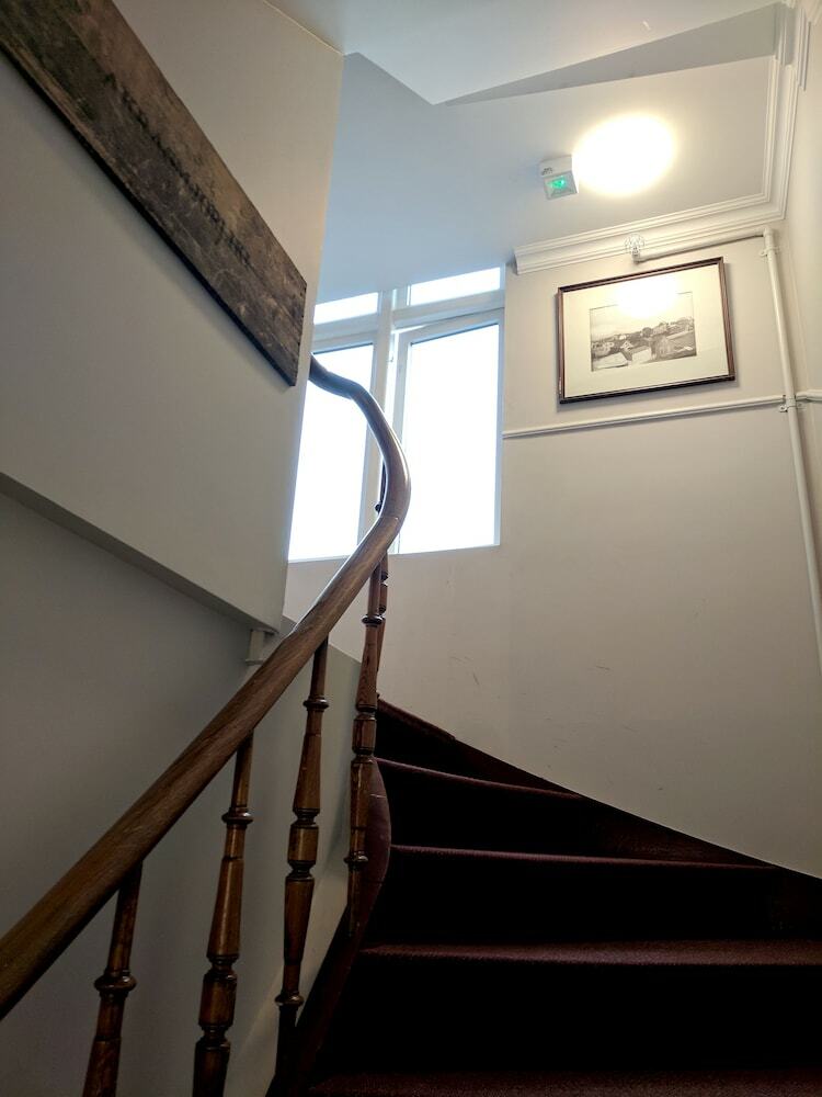 Hotel Centric Guesthouse