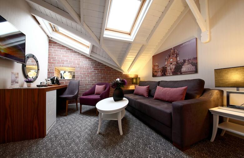 Montania Special Class Hotel