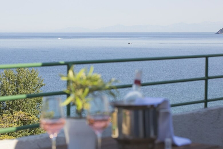 Tomato Beach Hotel