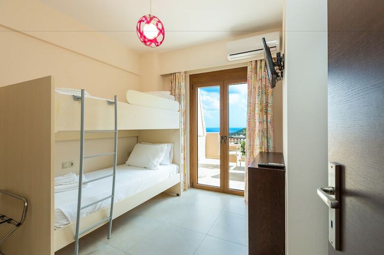 Aparthotel Pantheon Villas & Suites