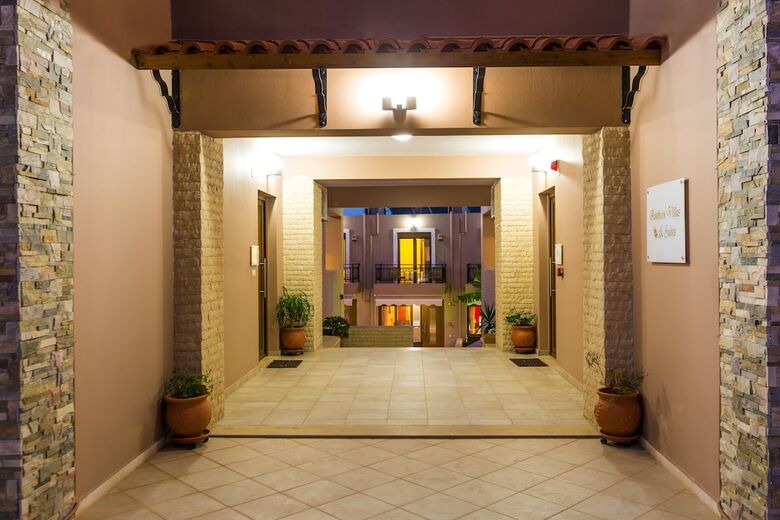 Aparthotel Pantheon Villas & Suites