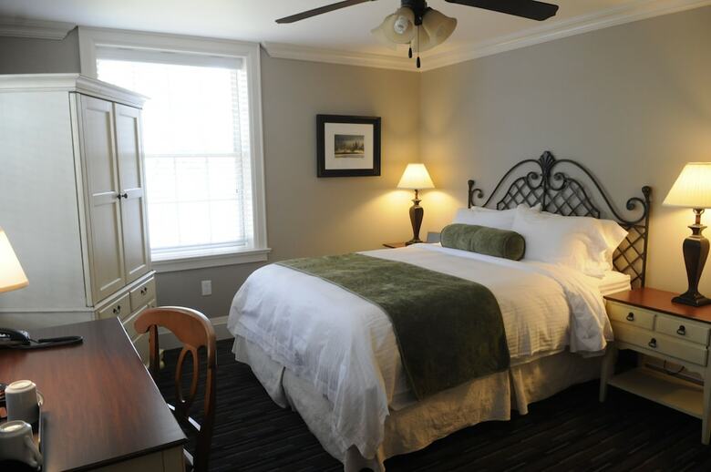 Hotel Sherwood Inn