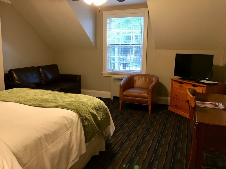 Hotel Sherwood Inn