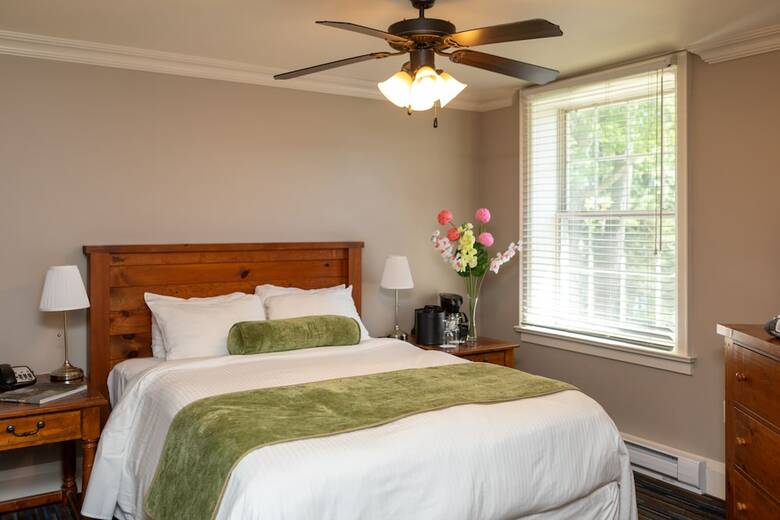 Hotel Sherwood Inn