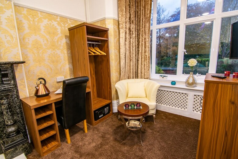 Trivelles Park Hotel