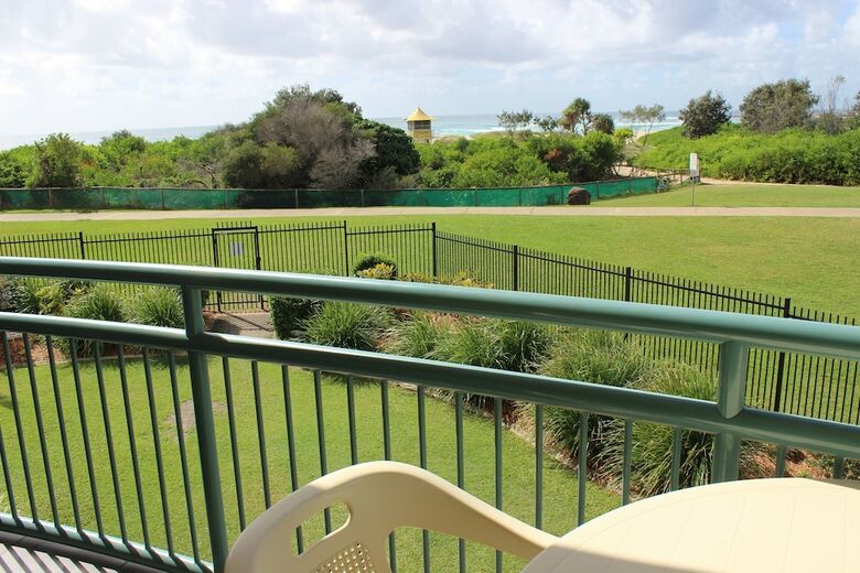 Currumbin Sands Holiday Apartments