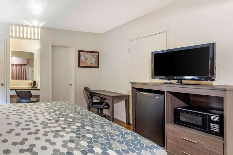 Hotel Econo Lodge On Historic Route 66