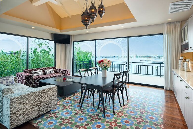 Way Hotel