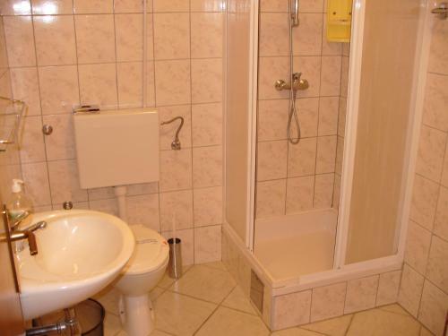 Bed & Breakfast Pansion Comfort Sidro