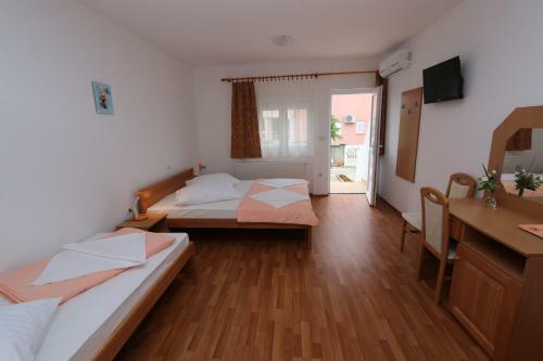 Bed & Breakfast Pansion Comfort Sidro