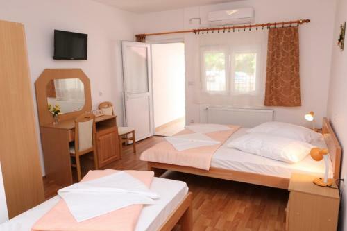 Bed & Breakfast Pansion Comfort Sidro