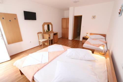 Bed & Breakfast Pansion Comfort Sidro