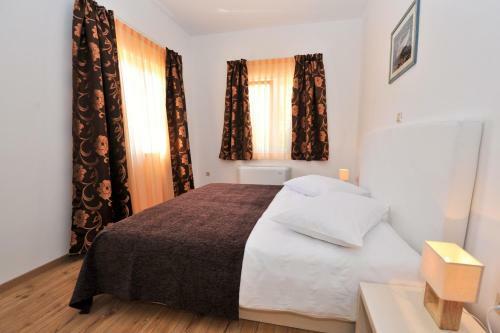 Aparthotel Lastura
