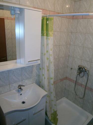 Apartments Kne?evi?